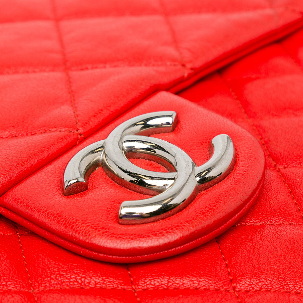 Chanel Maxi Washed Lambskin Chain Around Flap (SHG-PHFWWT)