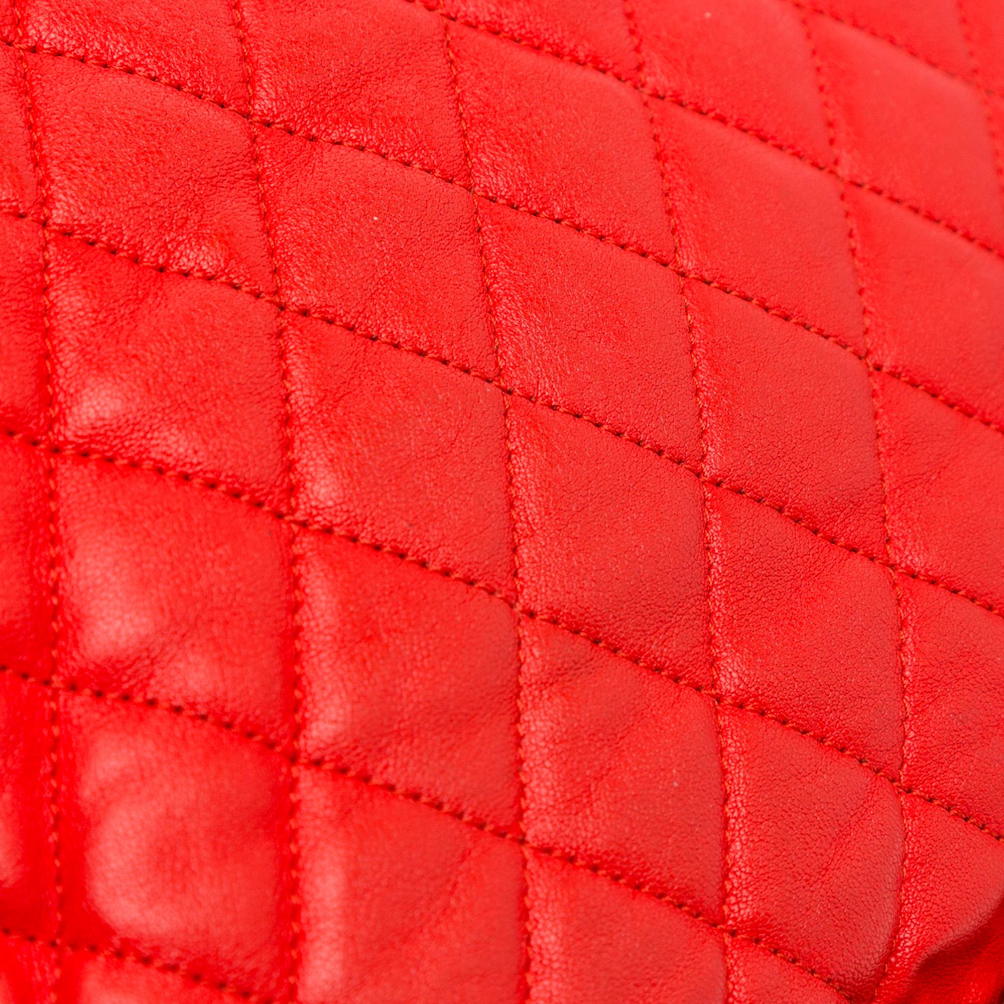 Chanel Maxi Washed Lambskin Chain Around Flap (SHG-PHFWWT)