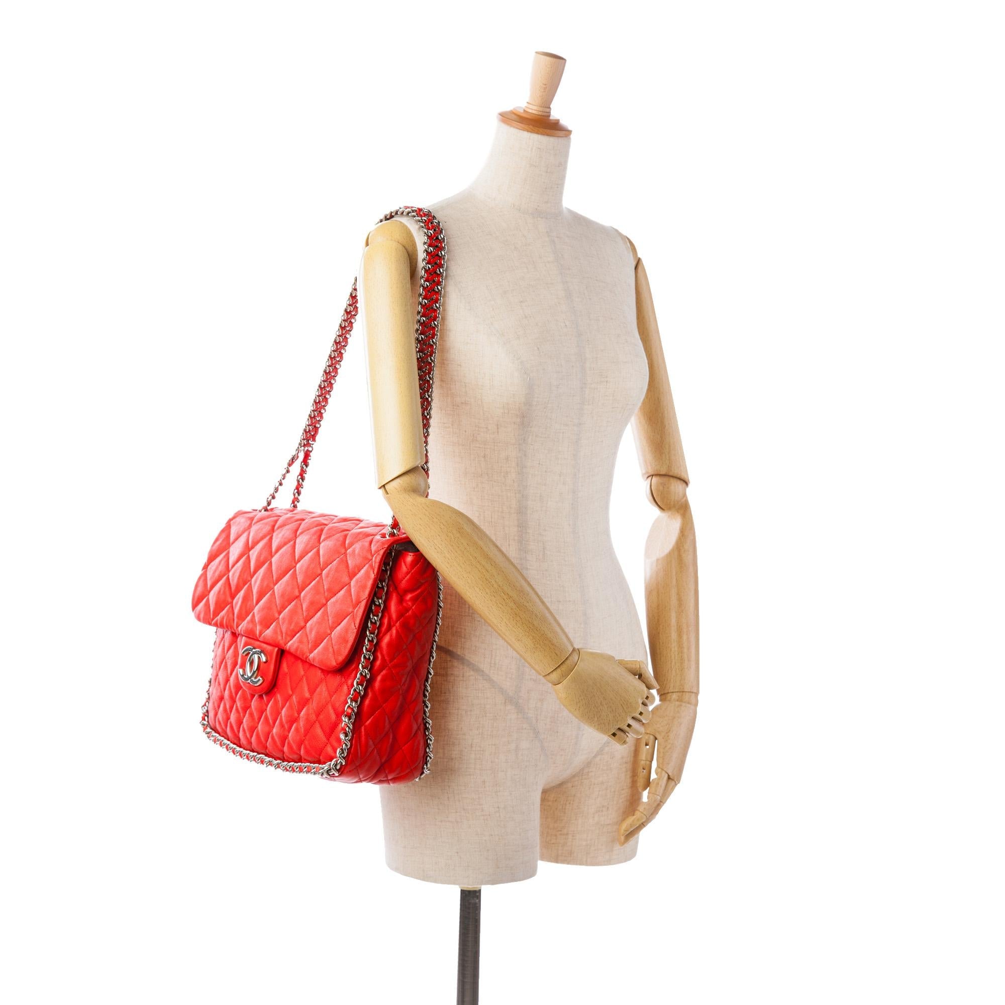 Chanel Maxi Washed Lambskin Chain Around Flap (SHG-PHFWWT)