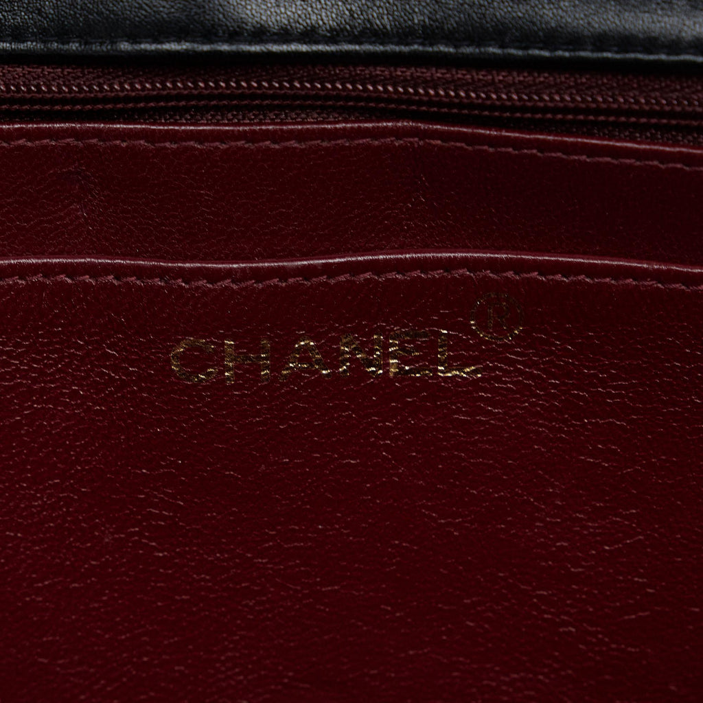 Chanel Maxi XL Classic Lambskin Single Flap (SHG-tSLYwQ)