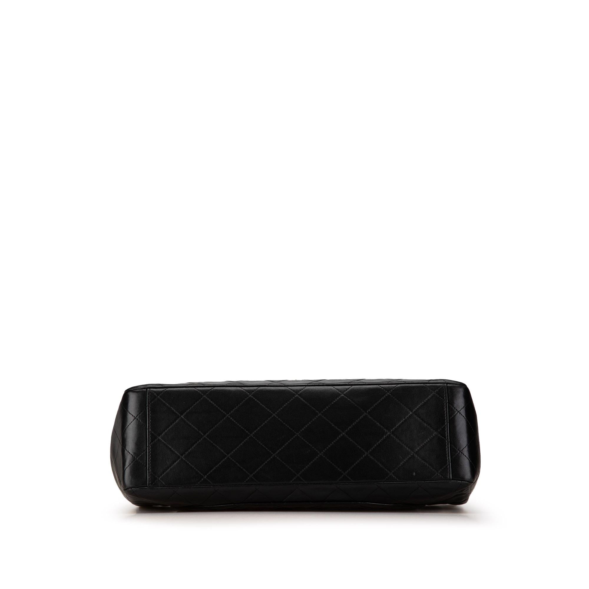 Chanel Maxi XL Lambskin Single Flap (SHG-tOpnx7)