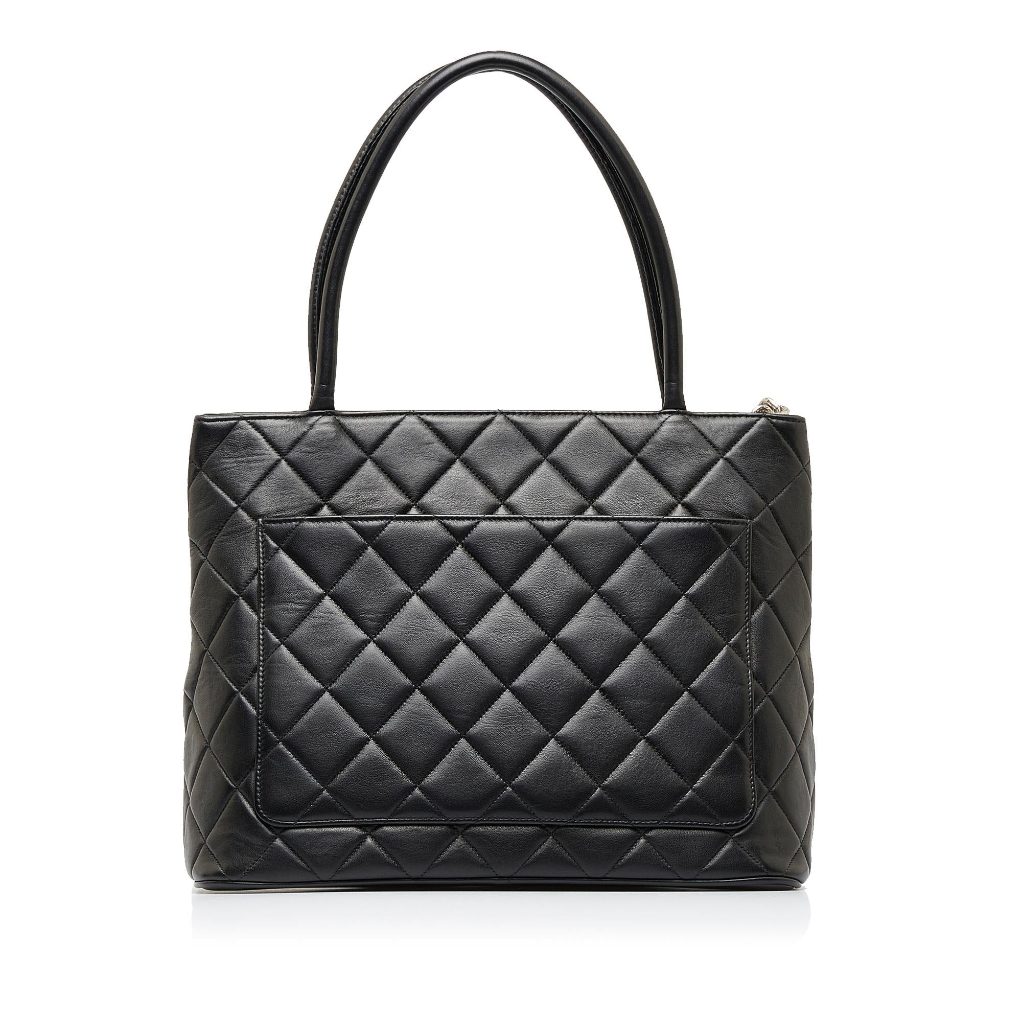 Chanel Medallion Tote (SHG-V0qt8t)