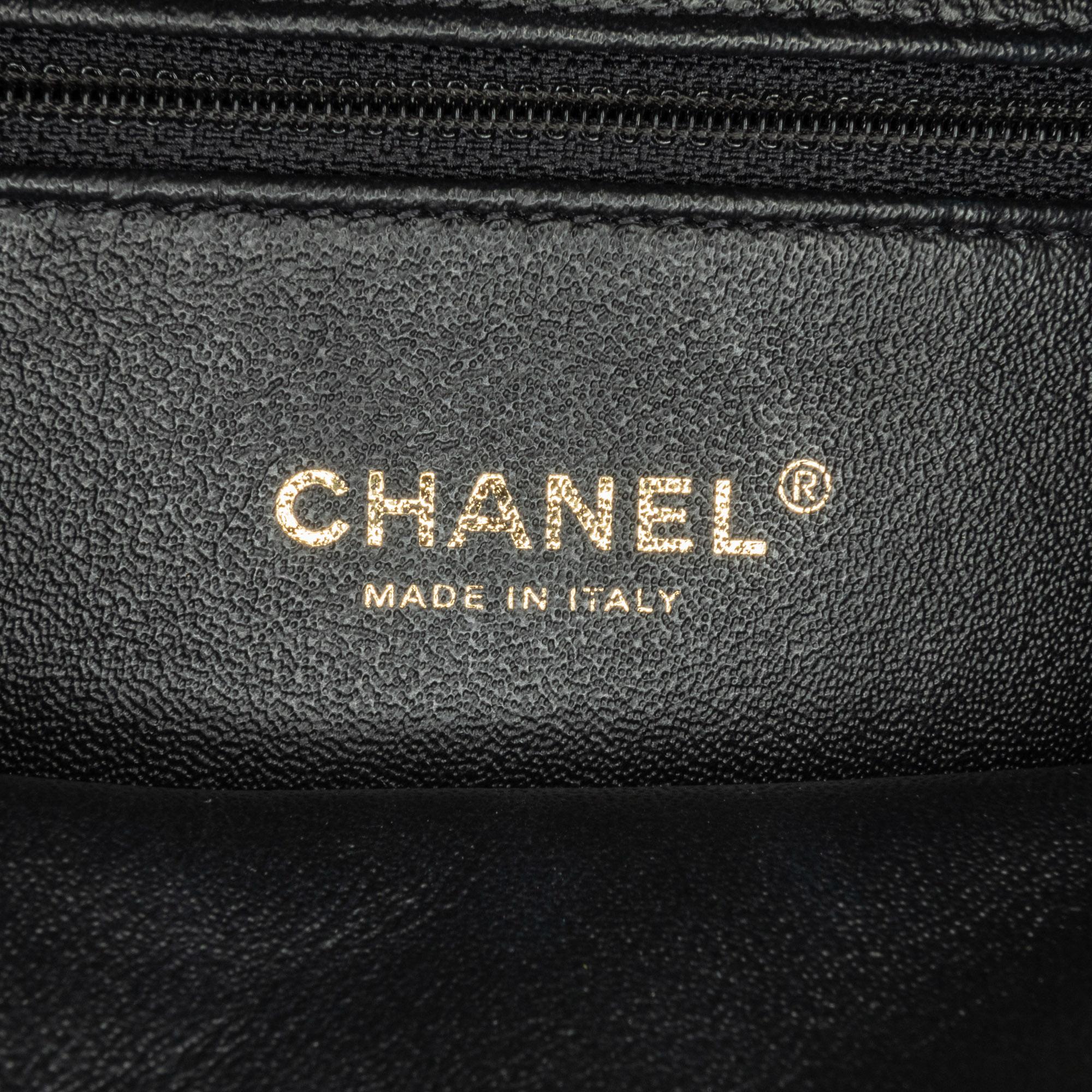 Chanel Medium Bicolor Caviar CC Filigree Vanity Case (SHG-FS85RY)