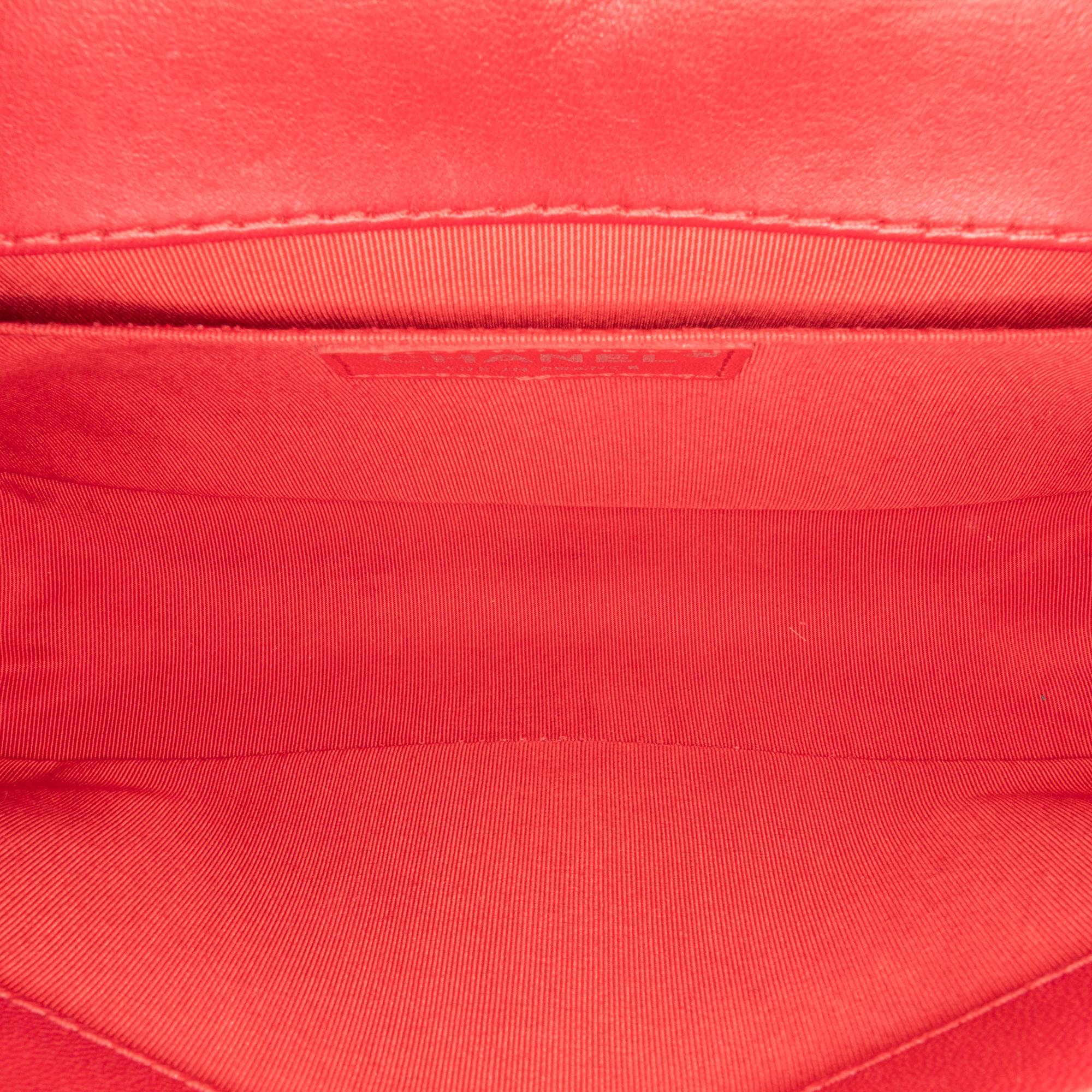 Chanel Medium Bicolor Lambskin Boy Flap (SHG-Qk8sN1)