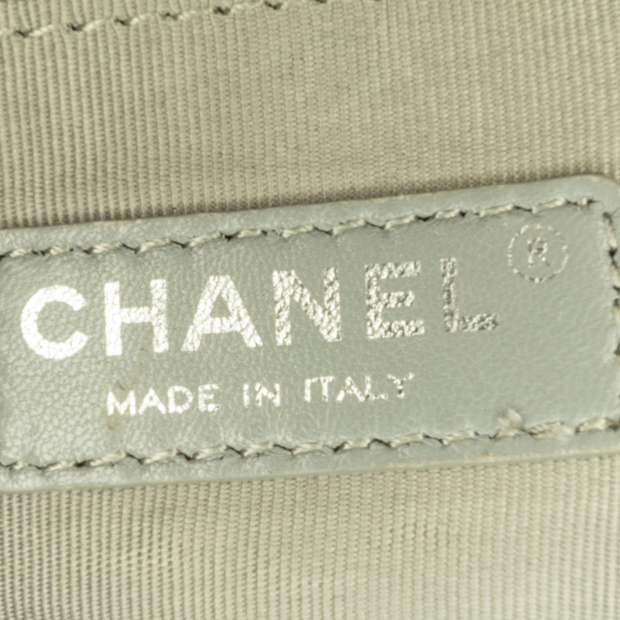 Chanel Medium Bicolor Lambskin Graphic Flap (SHG-EwBfXt)