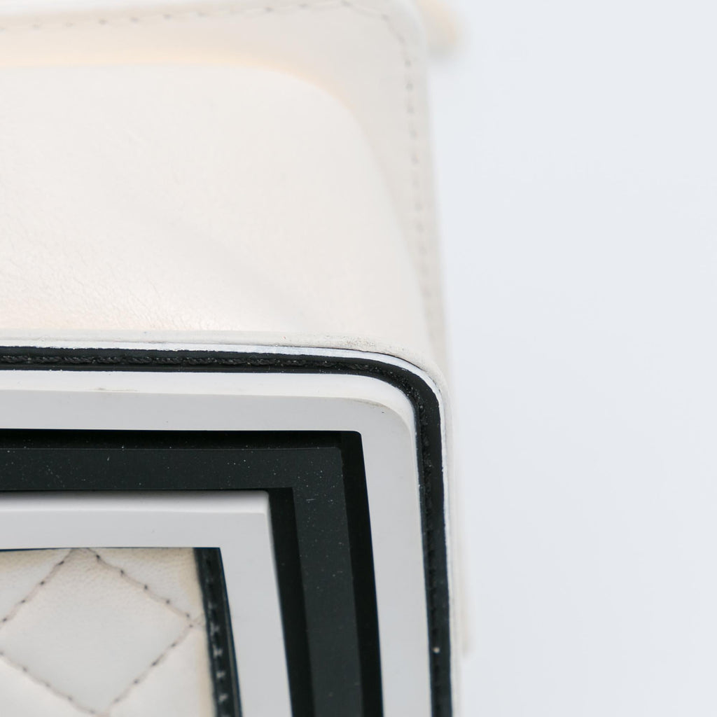 Chanel Medium Bicolor Lambskin and Rubber Boy Flap (SHG-k7sY5d)