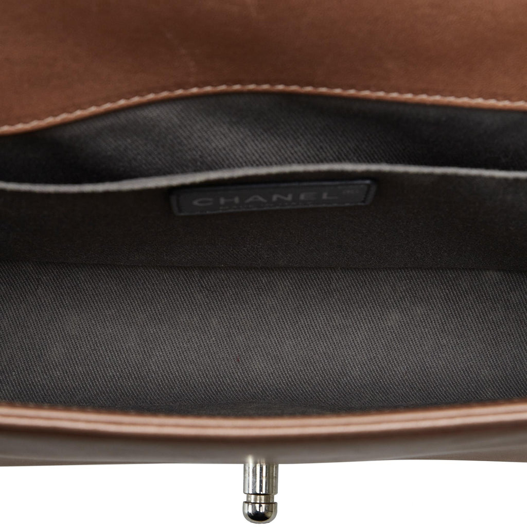 Chanel Medium Boy Flap Bag (SHG-VBGX4n)