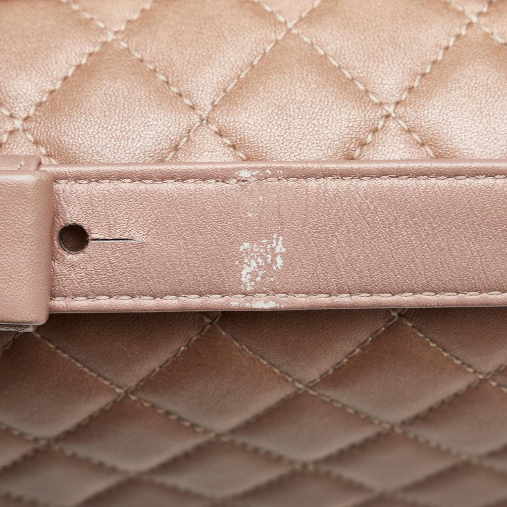 Chanel Medium Boy Flap Bag (SHG-OB0E7i)