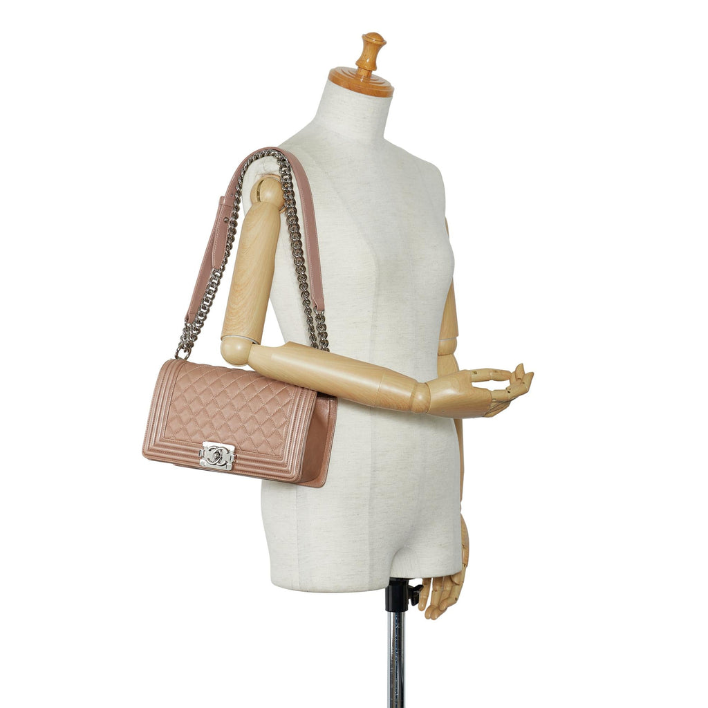 Chanel Medium Boy Flap Bag (SHG-OB0E7i)