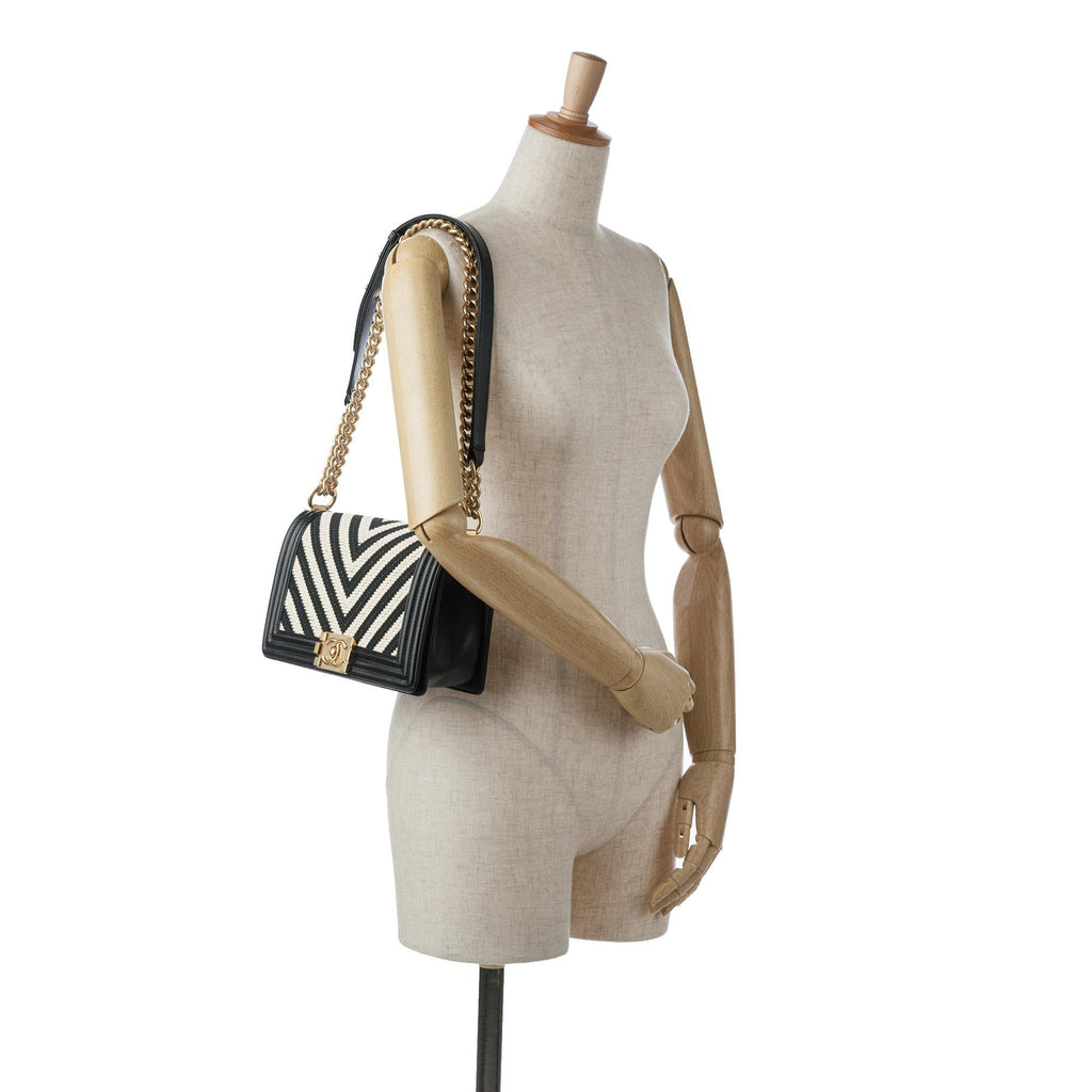 Chanel Medium Braided Chevron Le Boy (SHG-Qo0SYS)