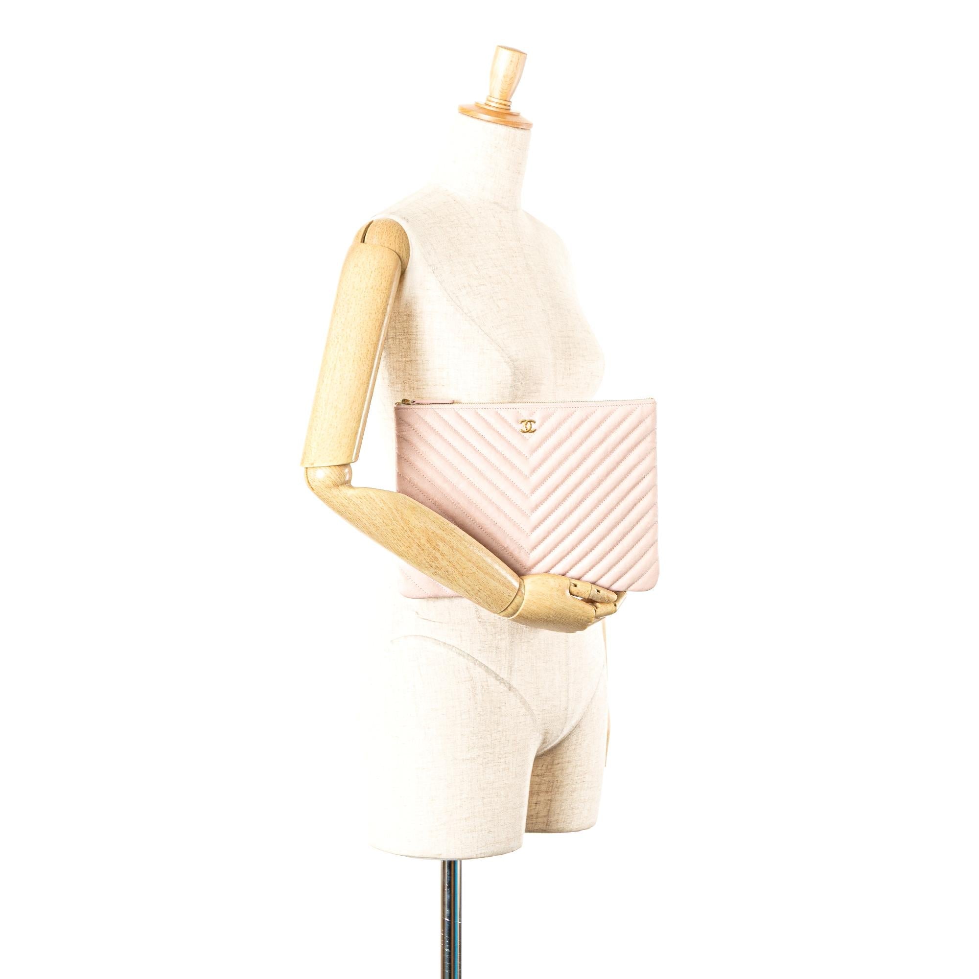 Chanel Medium CC Chevron Caviar O Case Clutch