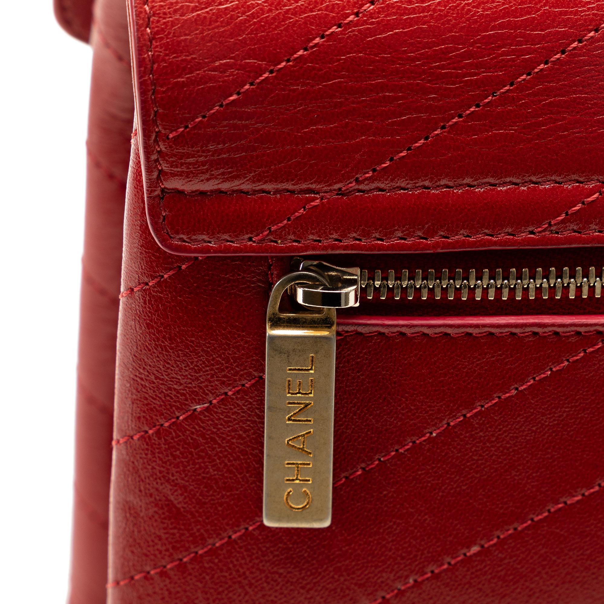 Chanel Medium CC Chevron Lambskin Envelope Flap (SHG-k9drR3)