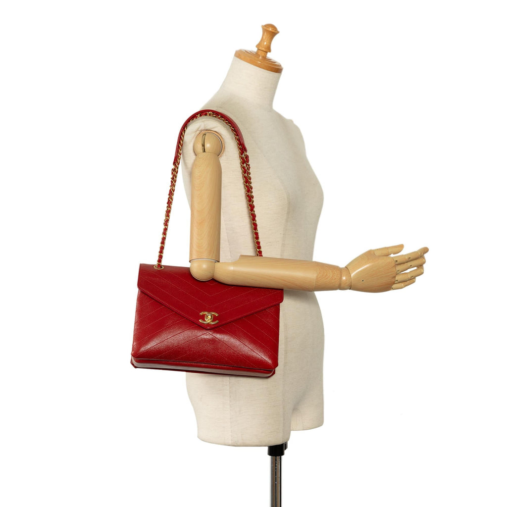 Chanel Medium CC Chevron Lambskin Envelope Flap (SHG-k9drR3)
