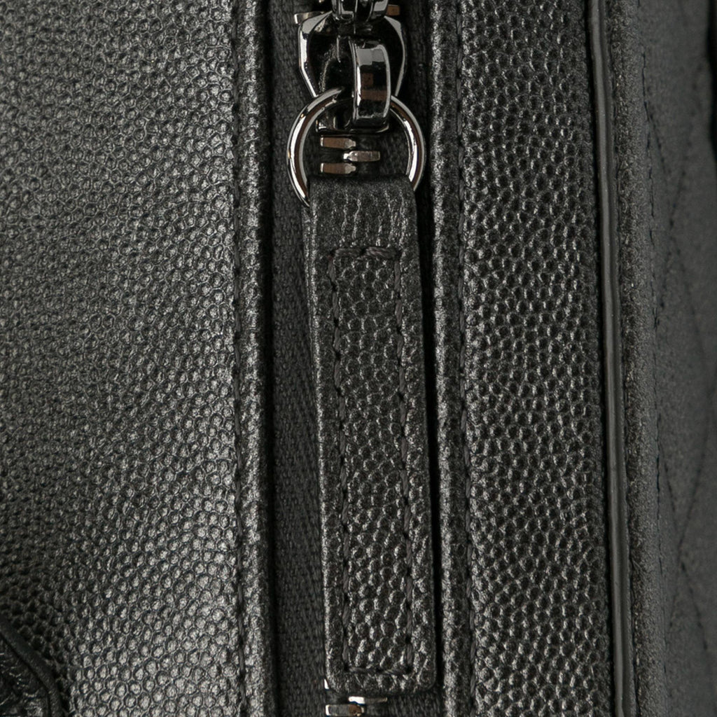 Chanel Medium CC Filigree Caviar Vanity Case (SHG-JLPrCU)