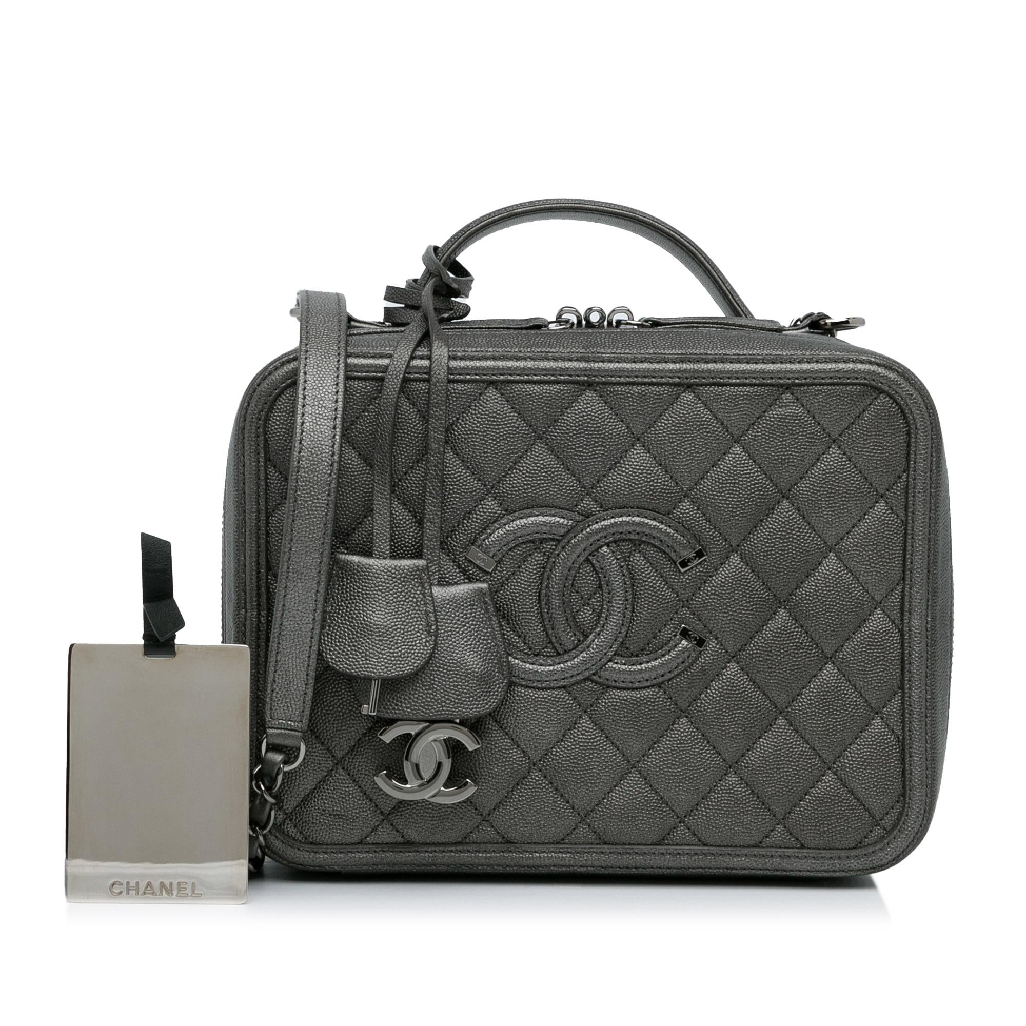 Chanel Medium CC Filigree Caviar Vanity Case (SHG-JLPrCU)