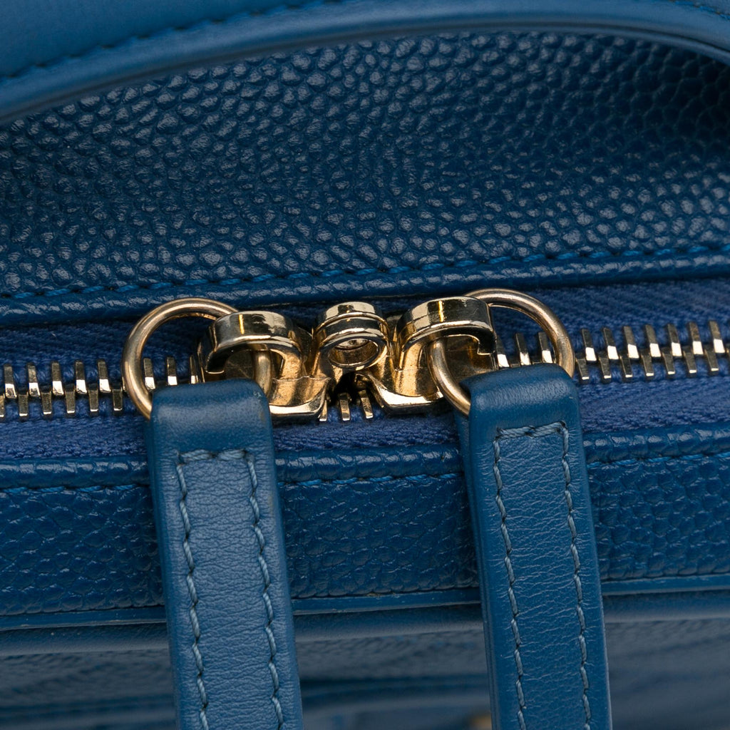 Chanel Medium CC Filigree Caviar Vanity Case (SHG-hDYH99)