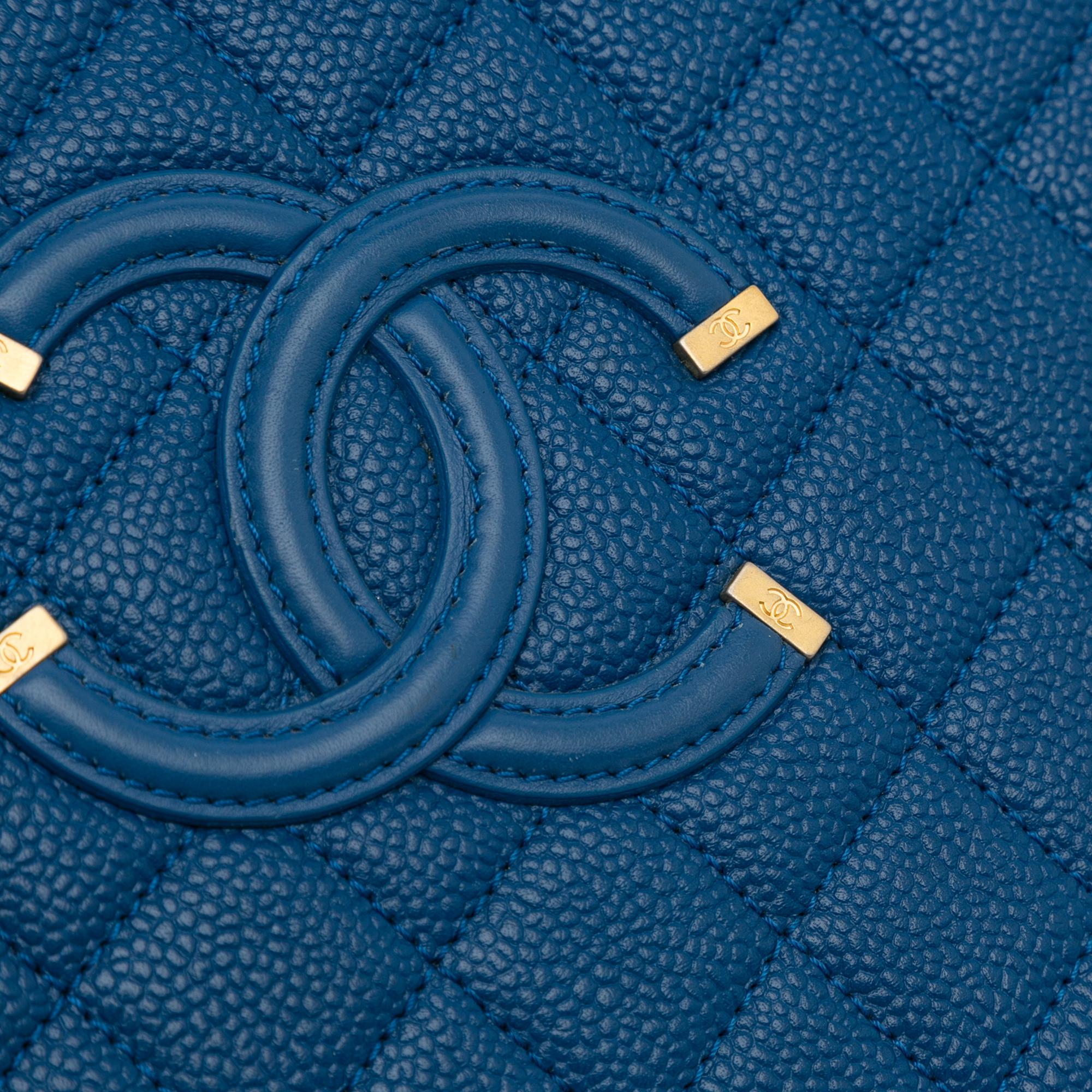 Chanel Medium CC Filigree Caviar Vanity Case (SHG-R0dFDb)