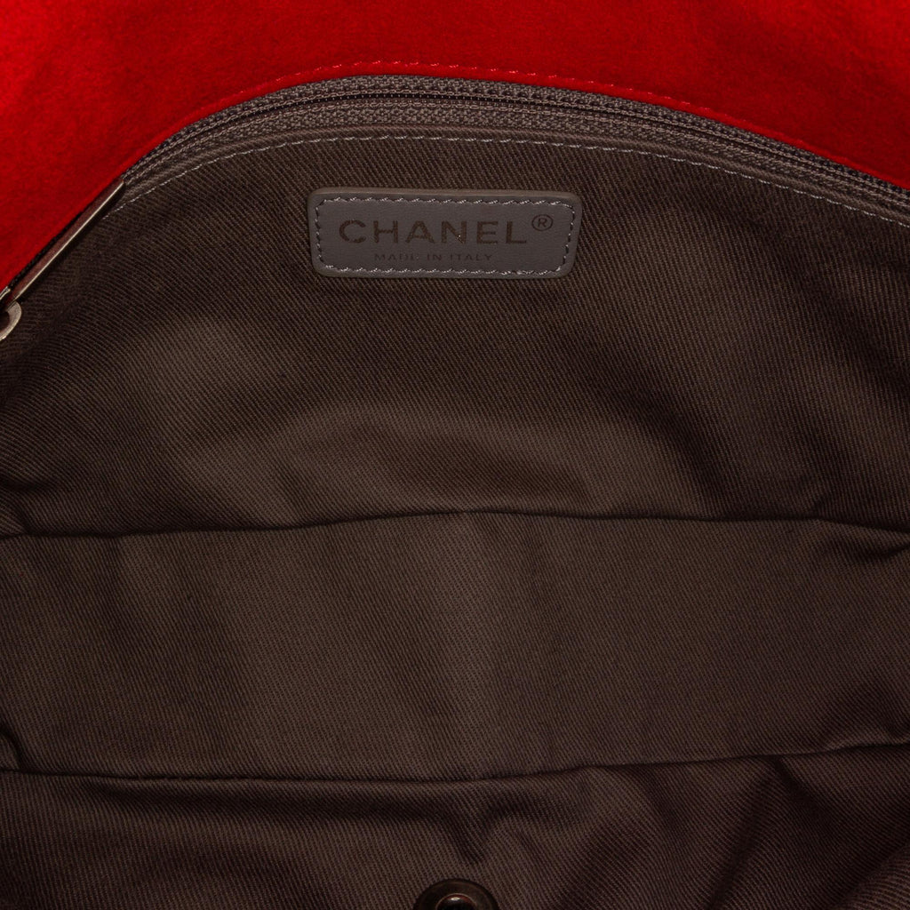 Chanel Medium CC Matelasse Shouder Bag (SHG-dZQ6np)