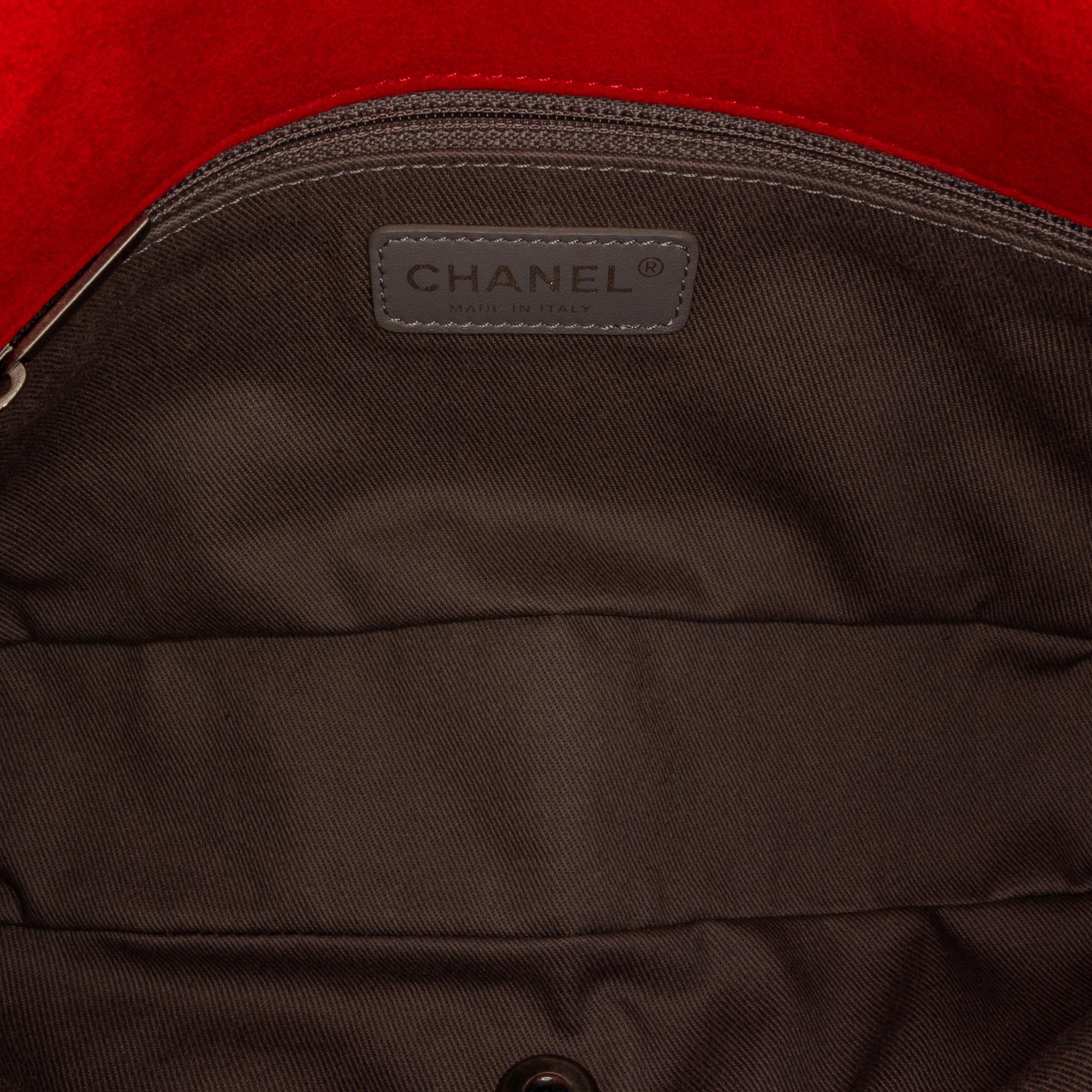Chanel Medium CC Matelasse Shouder Bag (SHG-dZQ6np)