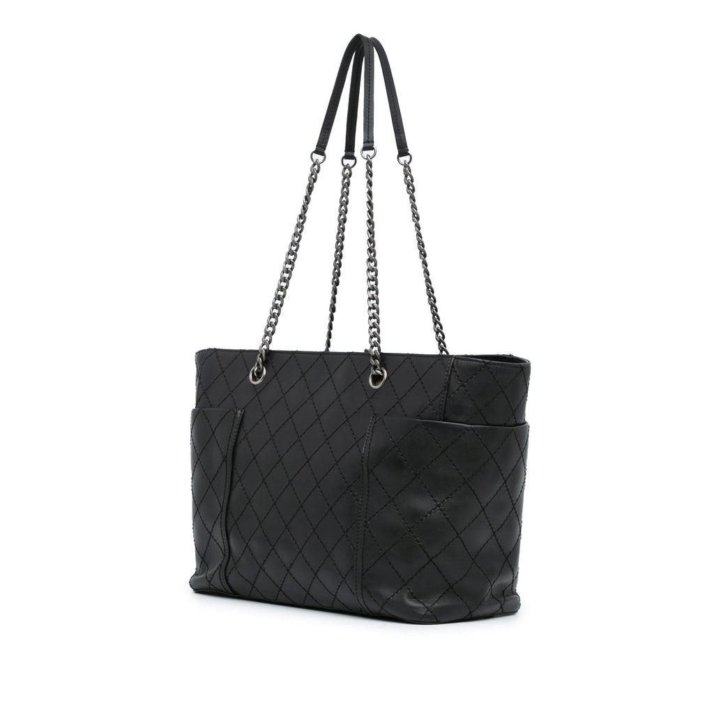 Chanel Medium CC Stitched Calfskin Pocket Zipped Chain Tote (SHG-S5VWBc)
