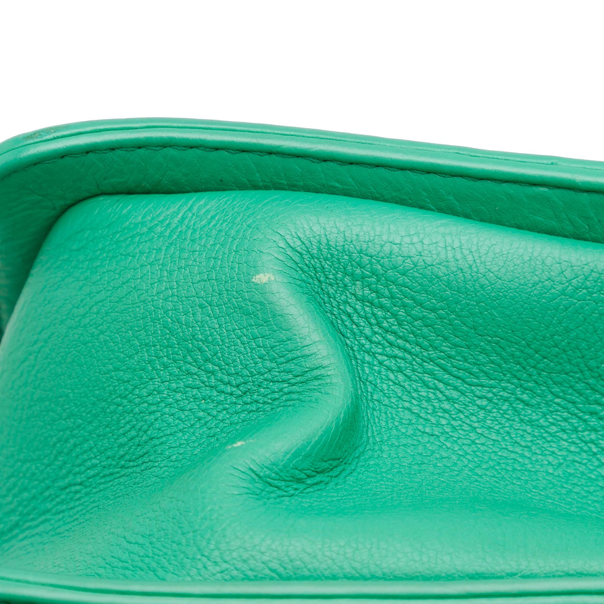 Chanel Medium Calfskin Boy Flap (SHG-tWiEec)