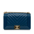 Chanel Medium Calfskin Chevron Boy Flap (SHG-L7KEKQ)