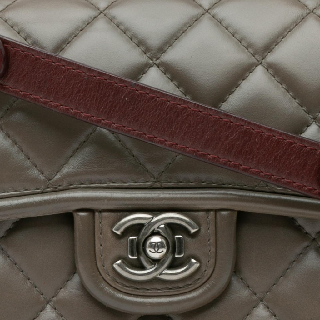 Chanel Medium Calfskin Prestige Flap (SHG-76oR8R)