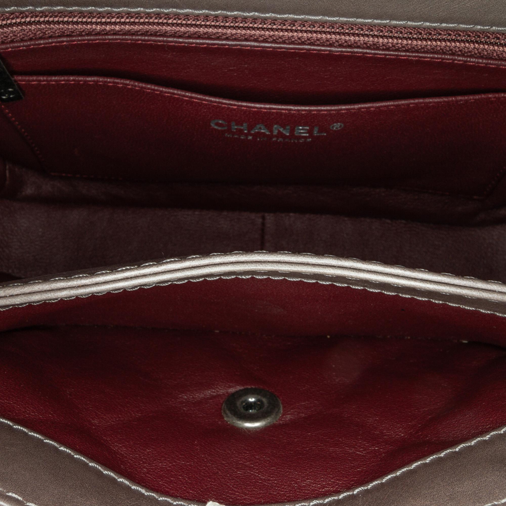 Chanel Medium Calfskin Prestige Flap (SHG-76oR8R)