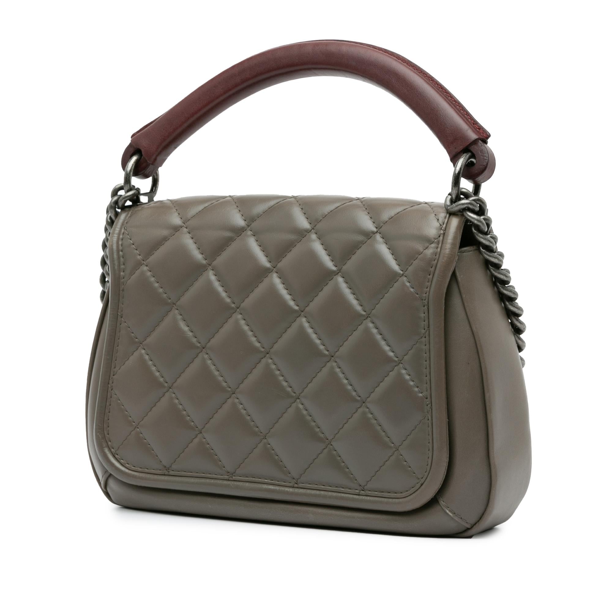 Chanel Medium Calfskin Prestige Flap (SHG-76oR8R)