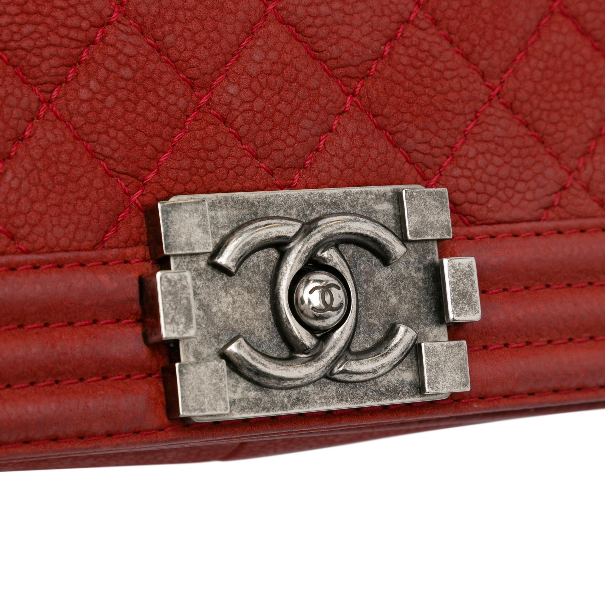 Chanel Medium Caviar Boy Flap Bag (SHG-KrBQ6Q)