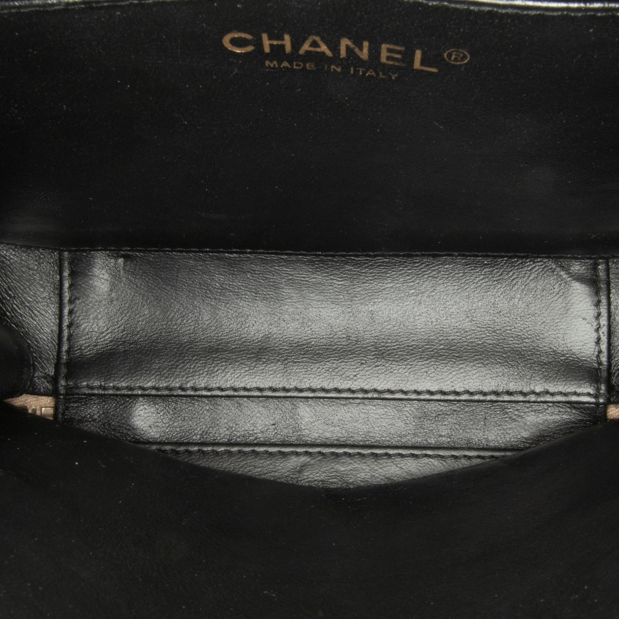 Chanel Medium Caviar CC Filigree Vanity Case (SHG-BTqCcq)