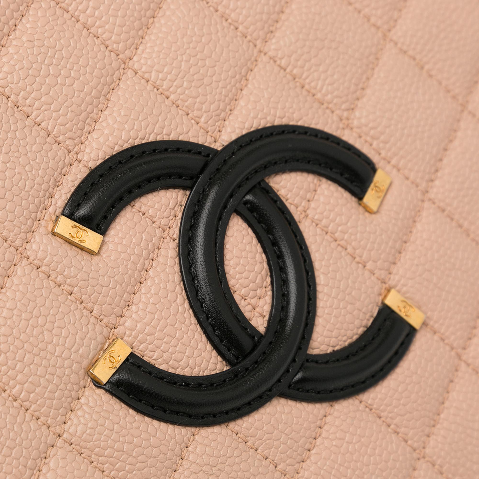 Chanel Medium Caviar CC Filigree Vanity Case (SHG-BTqCcq)