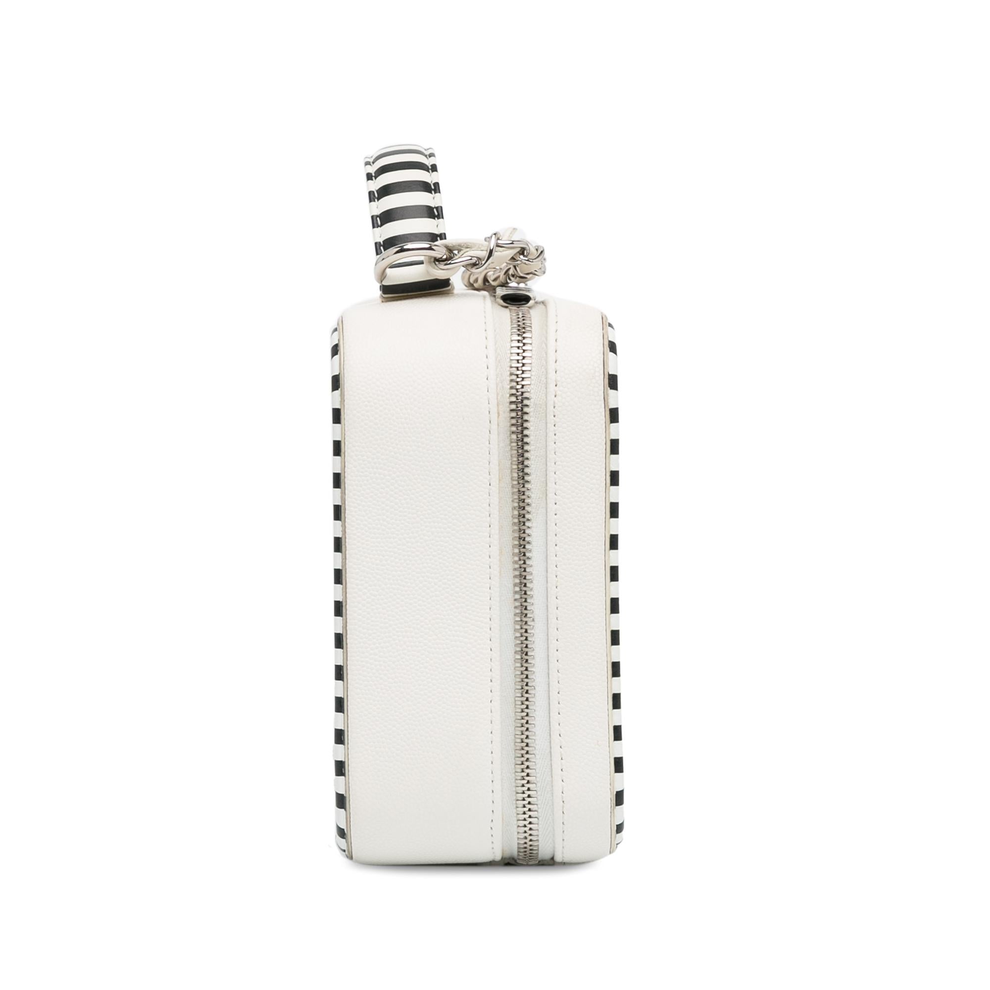 Chanel Medium Caviar CC Filigree Vanity Case (SHG-APLaSU)
