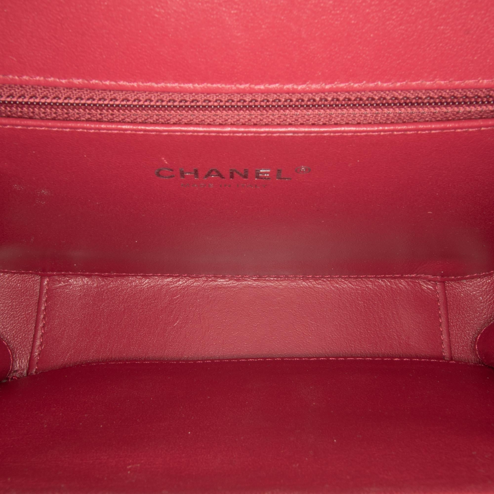 Chanel Medium Caviar CC Filigree Vanity Case (SHG-APLaSU)