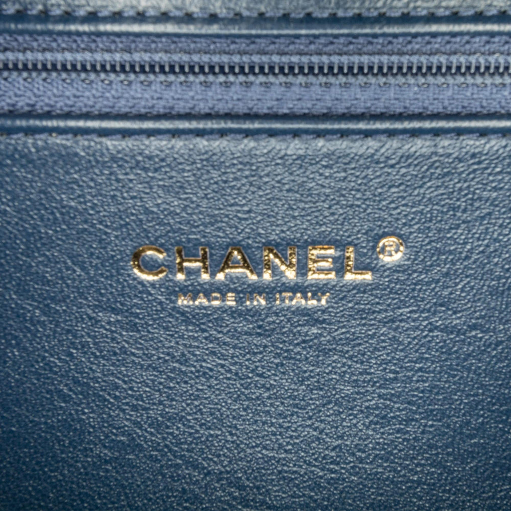 Chanel Medium Caviar CC Filigree Vanity Case (SHG-1tdpwa)