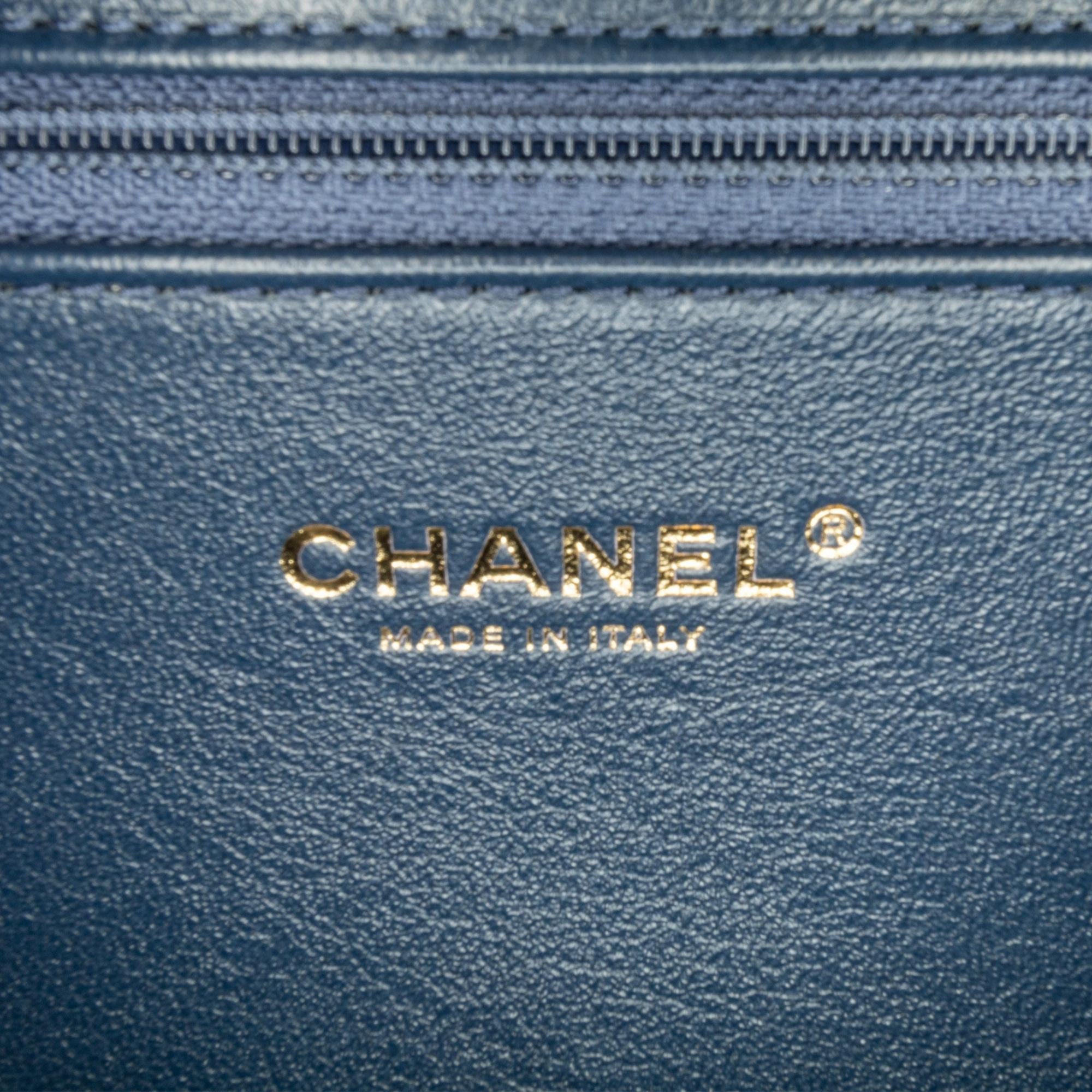 Chanel Medium Caviar CC Filigree Vanity Case (SHG-1tdpwa)