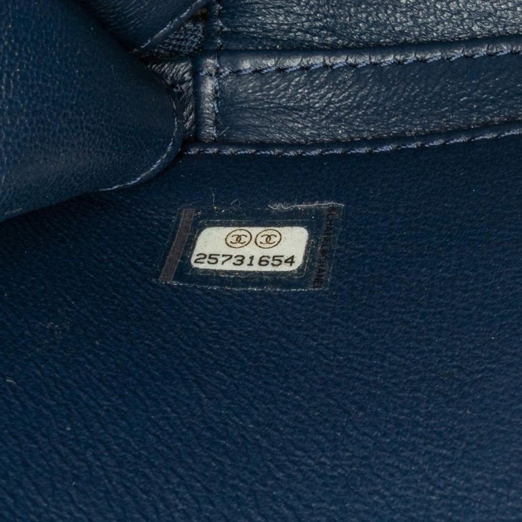 Chanel Medium Caviar CC Filigree Vanity Case (SHG-1tdpwa)