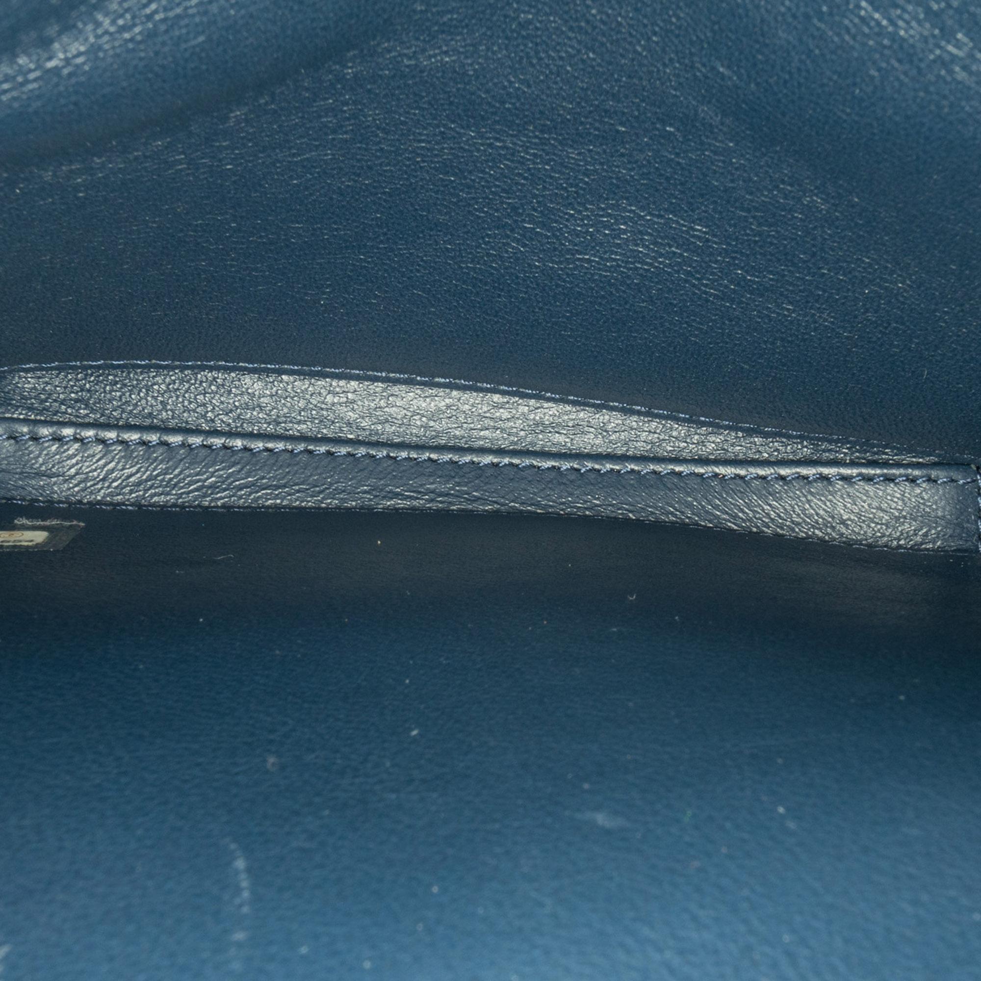 Chanel Medium Caviar CC Filigree Vanity Case (SHG-1tdpwa)