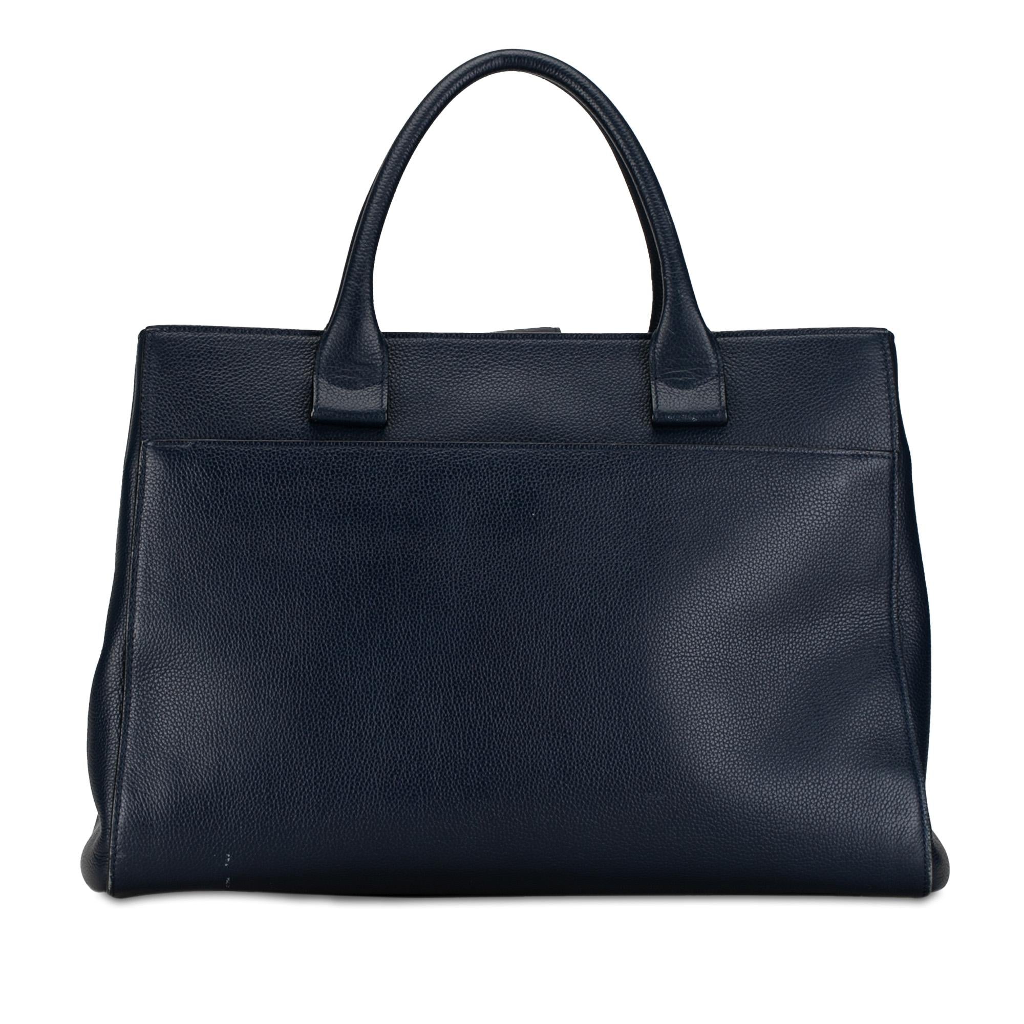Chanel Medium Caviar Neo Executive Tote (SHG-CMN5iv)