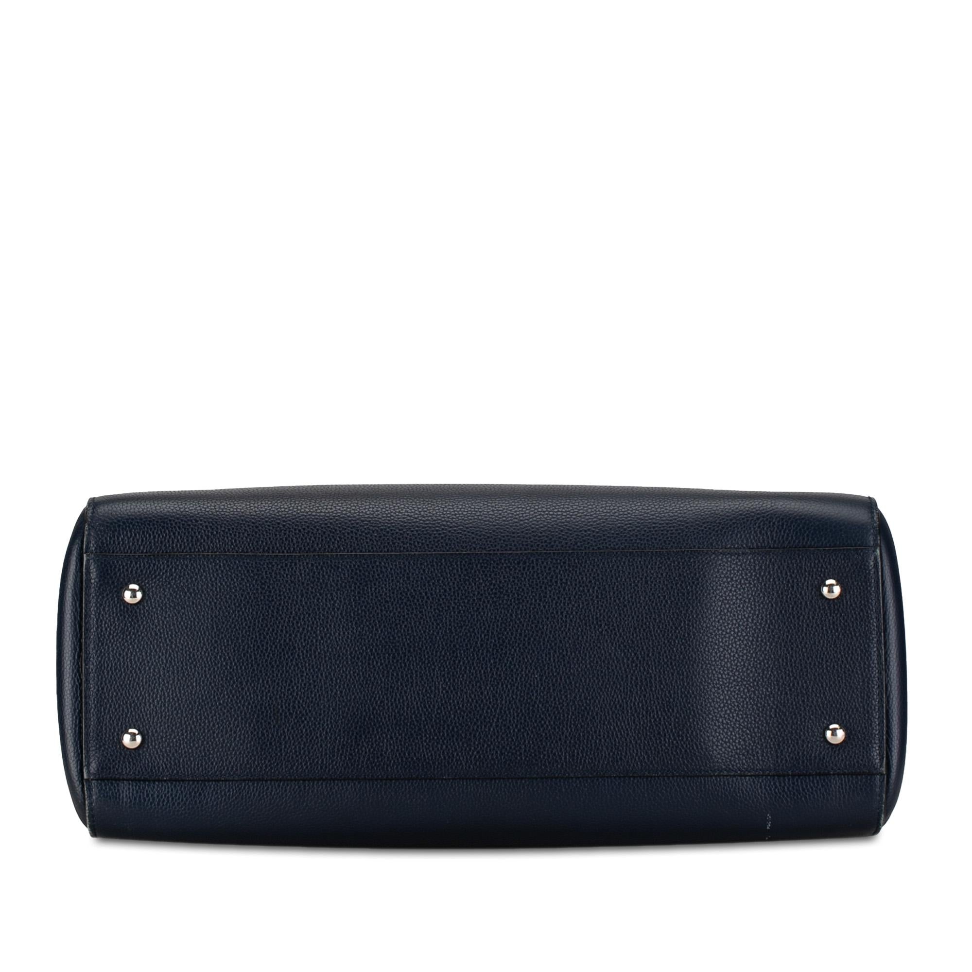 Chanel Medium Caviar Neo Executive Tote (SHG-CMN5iv)