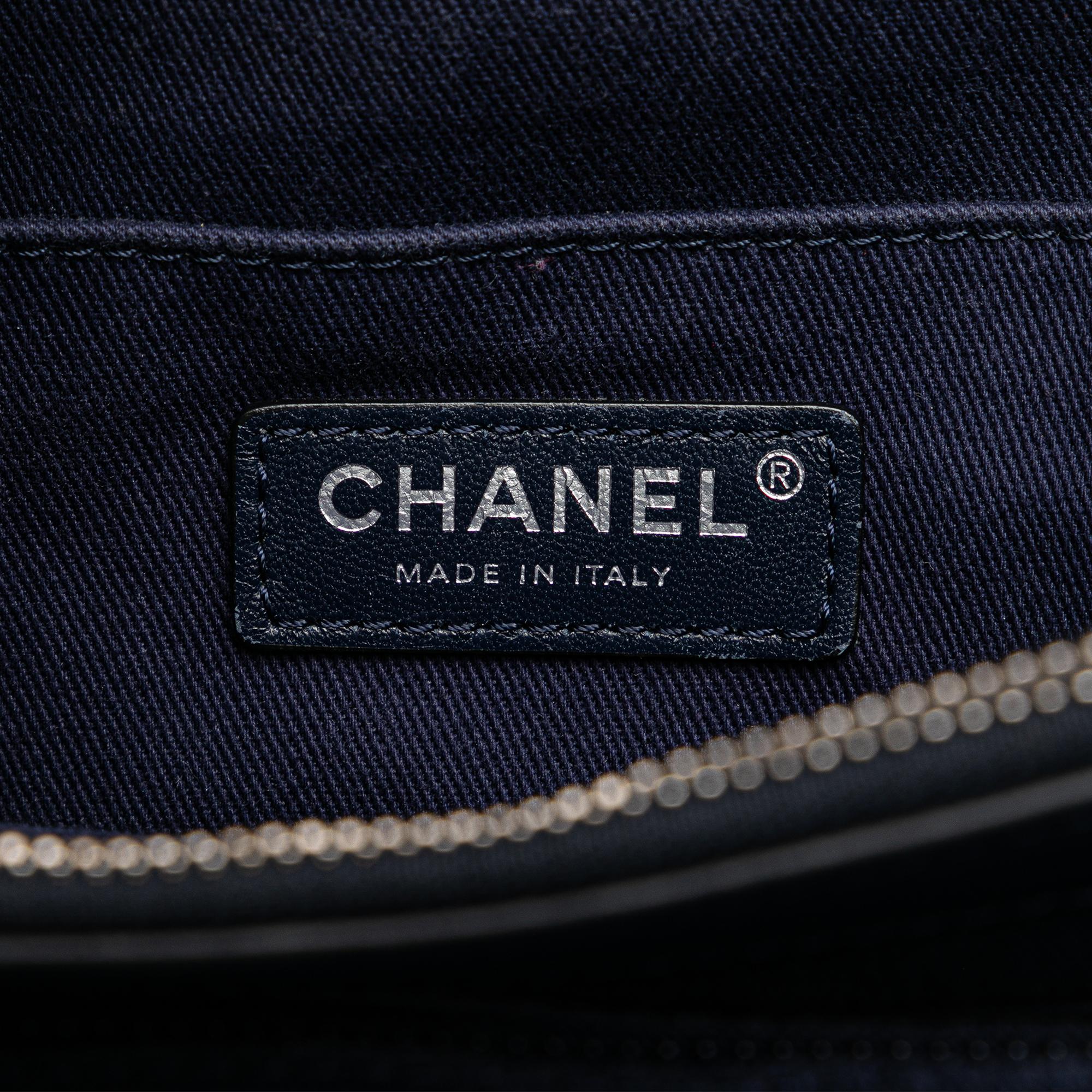 Chanel Medium Caviar Neo Executive Tote (SHG-CMN5iv)
