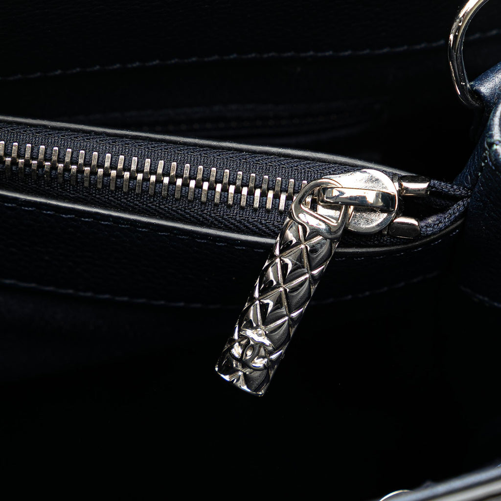 Chanel Medium Caviar Neo Executive Tote (SHG-CMN5iv)