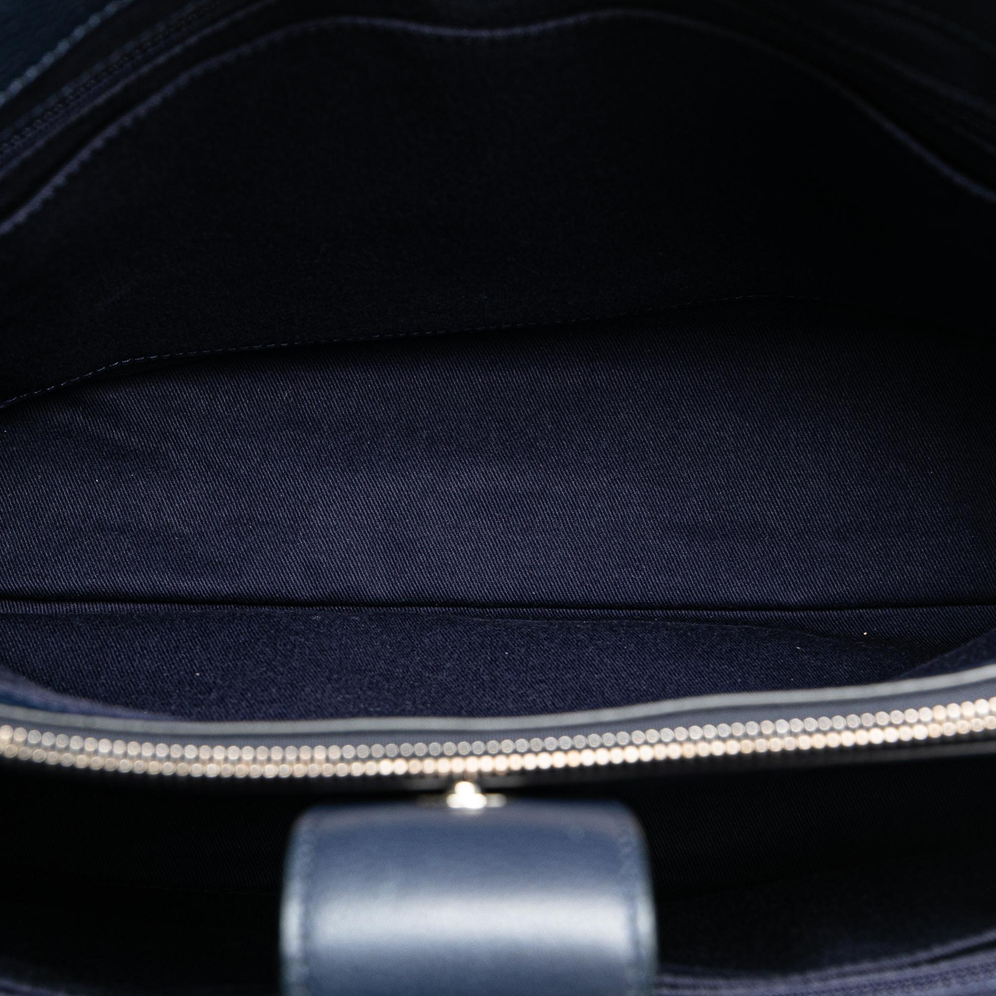 Chanel Medium Caviar Neo Executive Tote (SHG-CMN5iv)