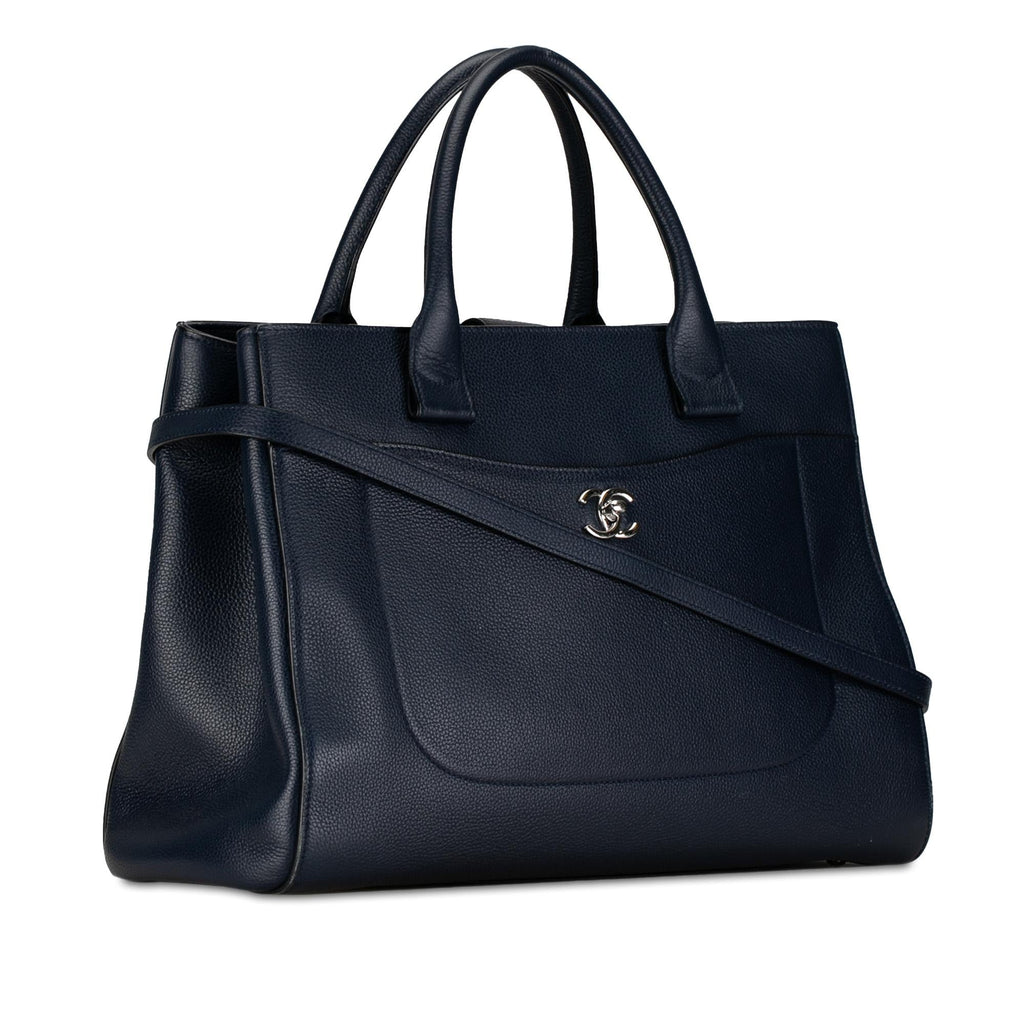 Chanel Medium Caviar Neo Executive Tote (SHG-CMN5iv)