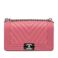 Chanel Medium Chevron Boy Flap (SHG-A6HoST)