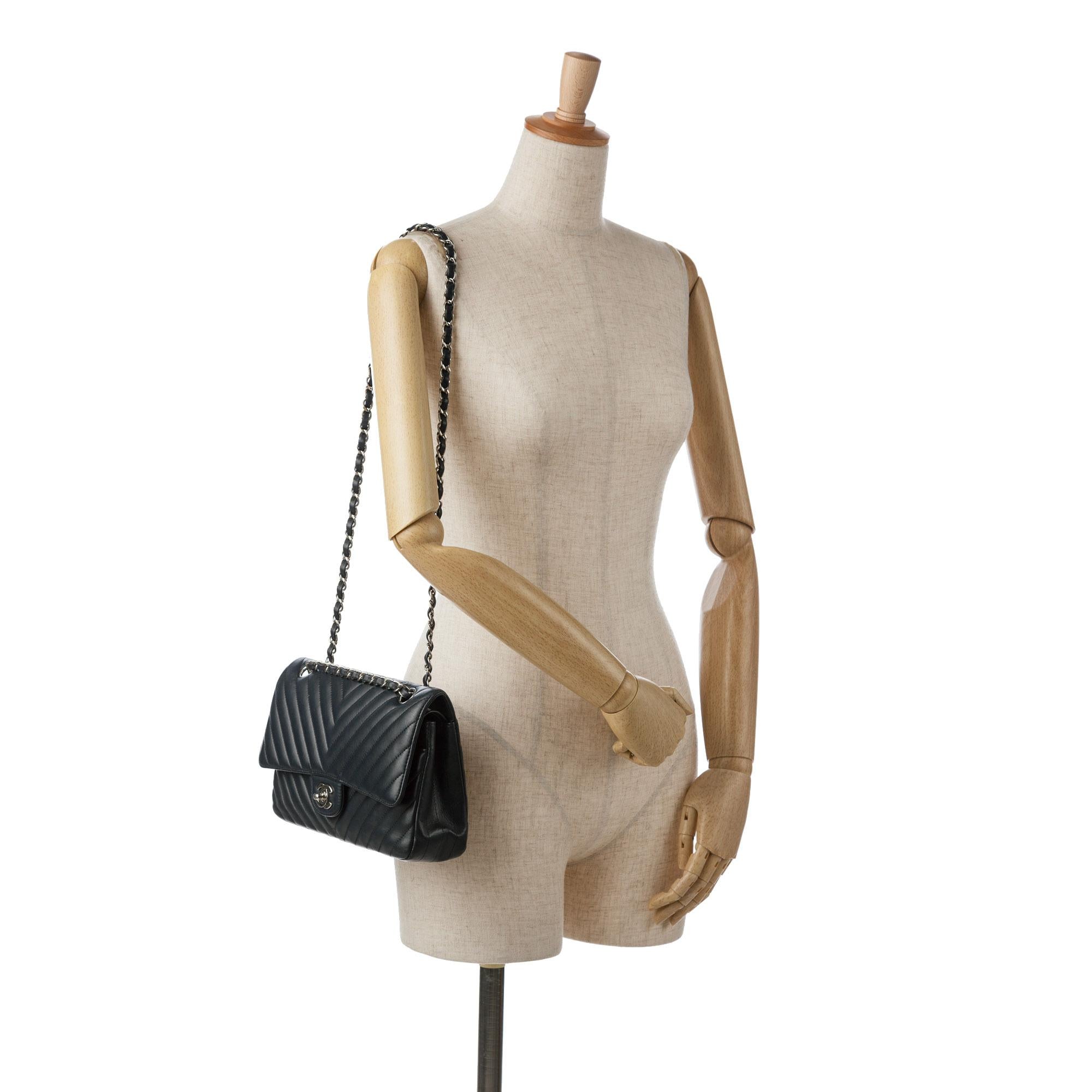 Chanel Medium Chevron Lambskin Double Flap (SHG-dzzHVL)