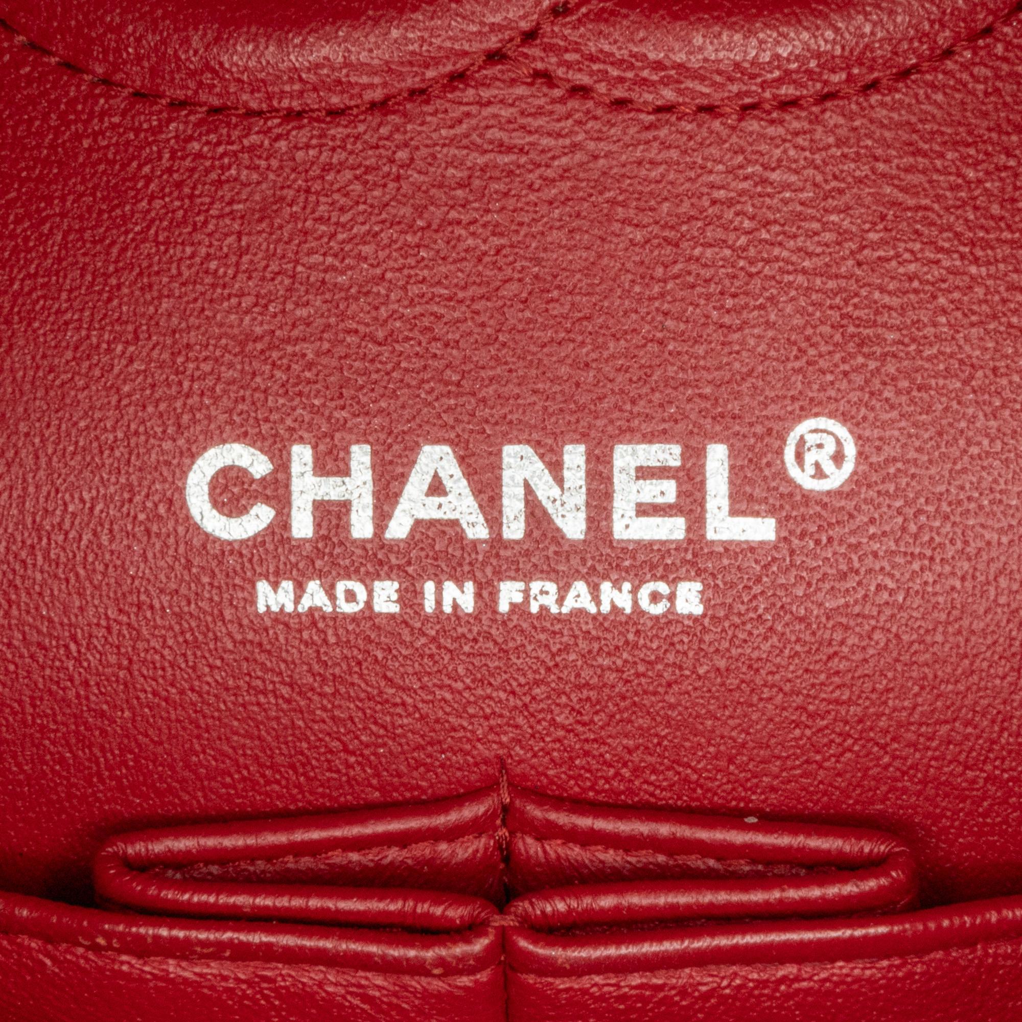 Chanel Medium Classic Chevron Caviar Double Flap (SHG-cCtiFC)