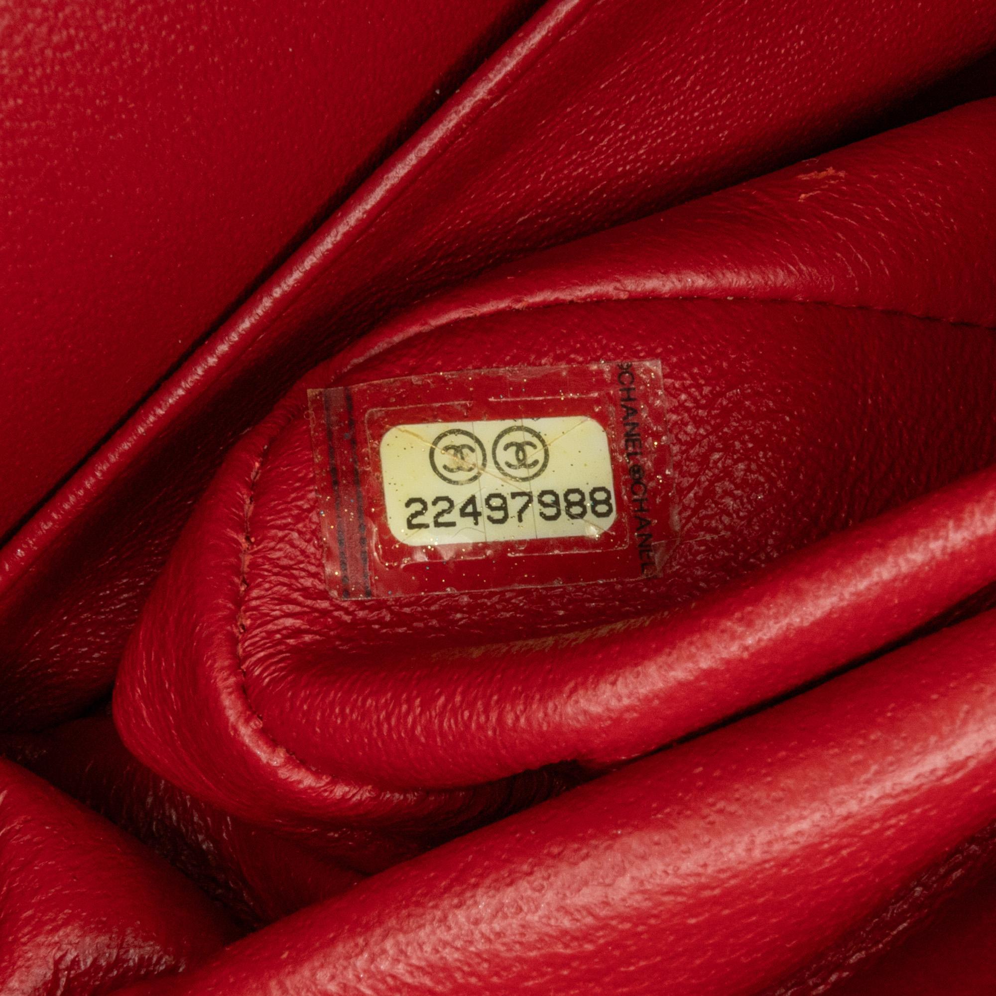 Chanel Medium Classic Chevron Caviar Double Flap (SHG-cCtiFC)