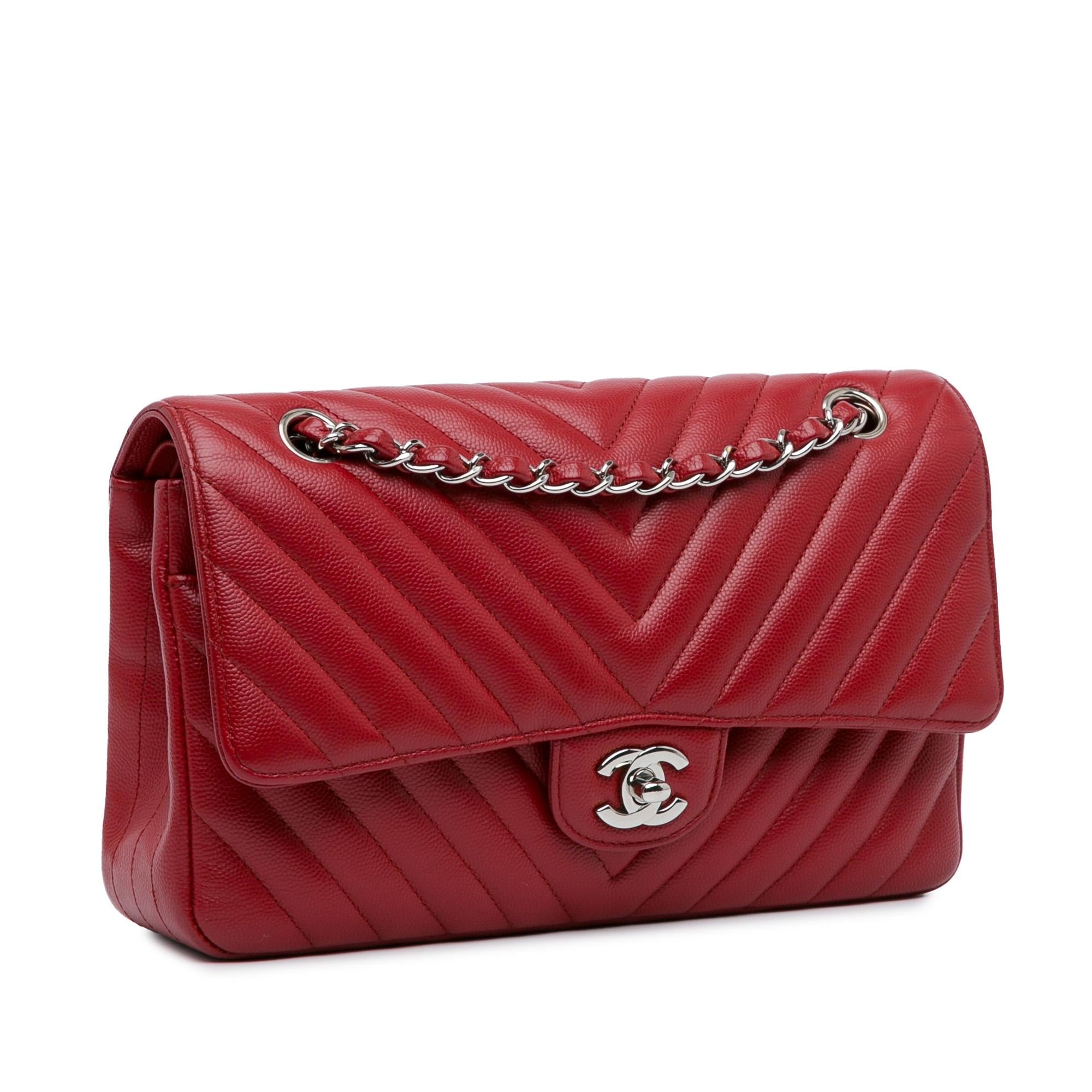 Chanel Medium Classic Chevron Caviar Double Flap (SHG-cCtiFC)