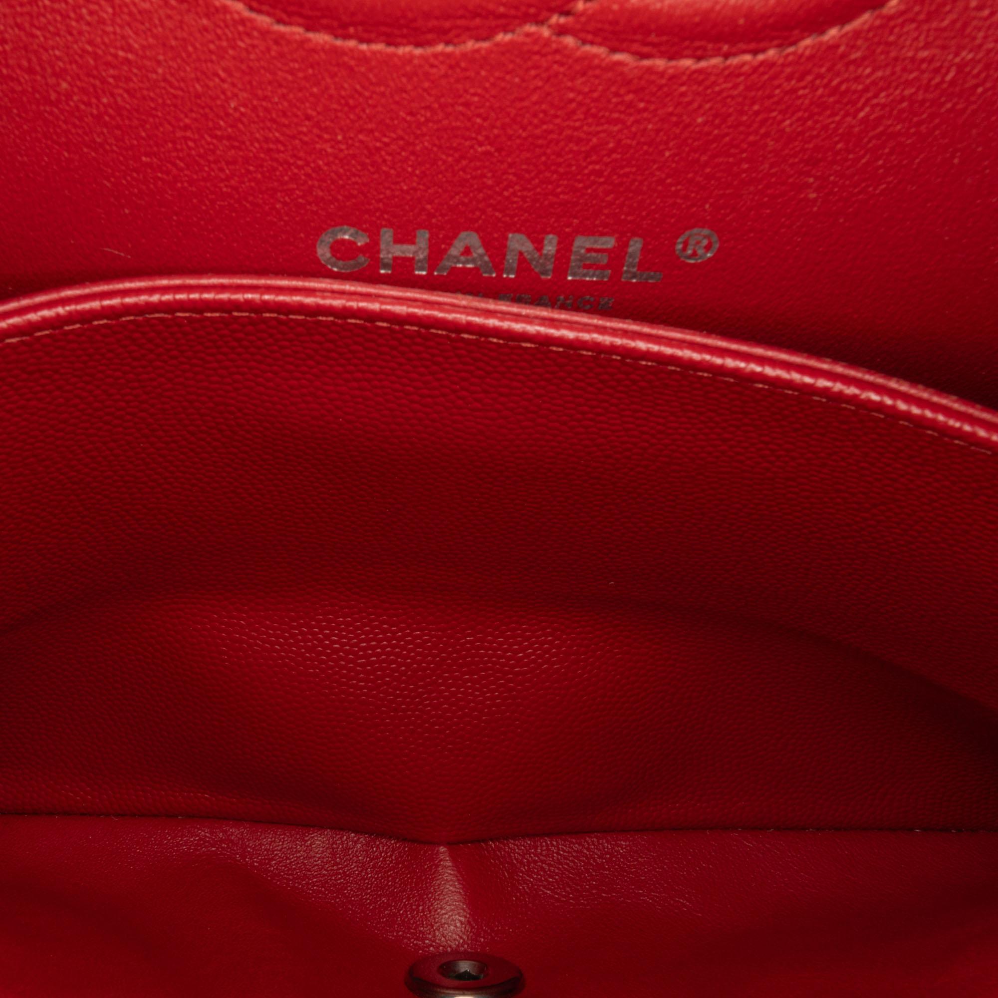 Chanel Medium Classic Chevron Caviar Double Flap (SHG-yLe4XT)